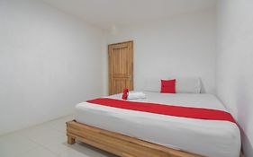 RedDoorz near Gajah Mada Pontianak
